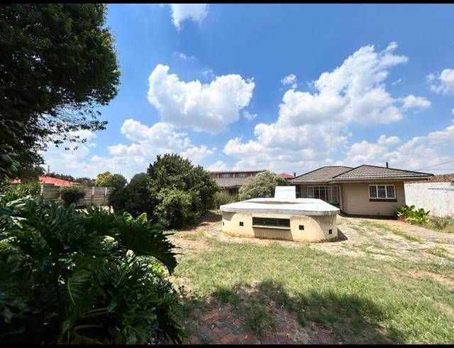 5 BEDROOM HOUSE FOR SALE IN SELECTION PARK
